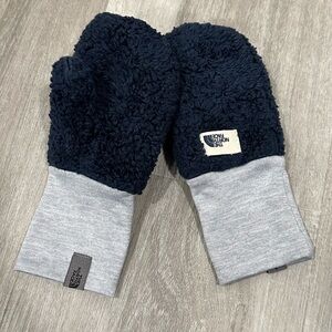 The North Face: Kids Mittens (Size: 4T)
